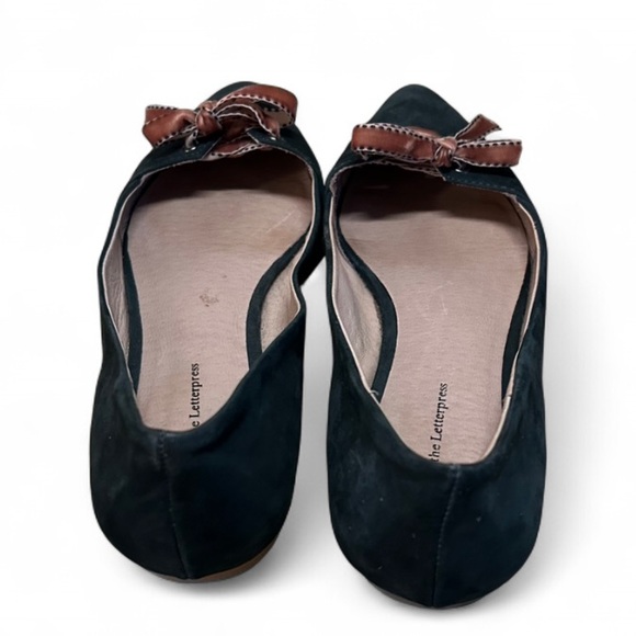 Pilcro and the Letterpress Green Flats with Tan Bow - Picture 3 of 4